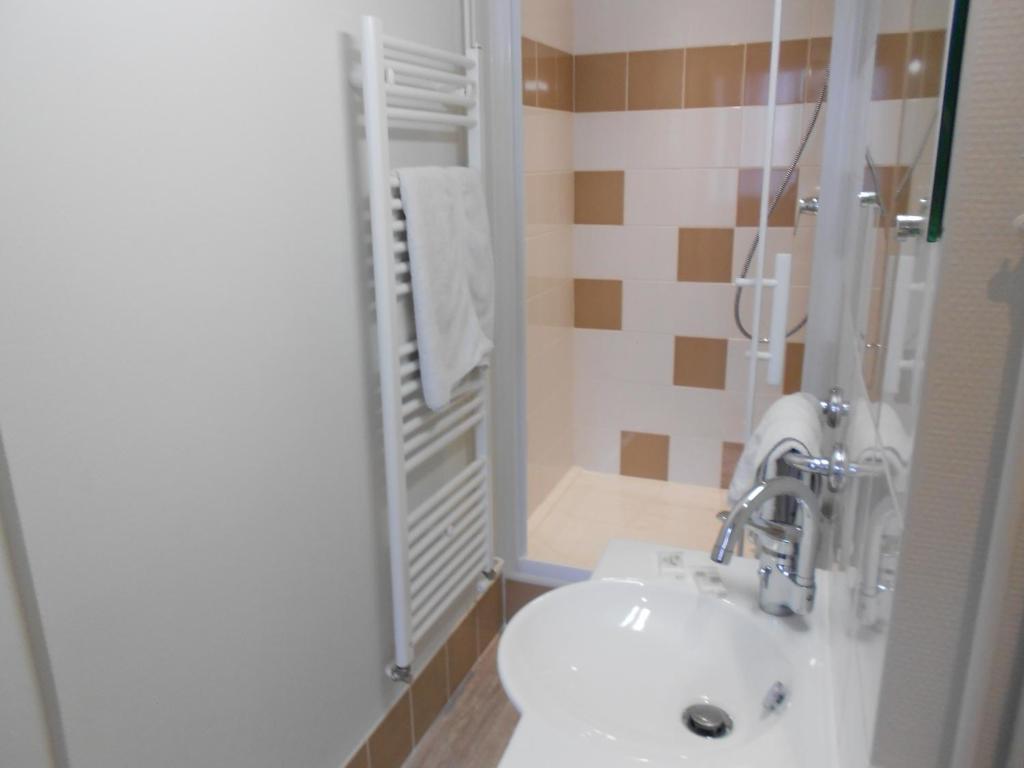 Sejour Fleuri Hotel 2*